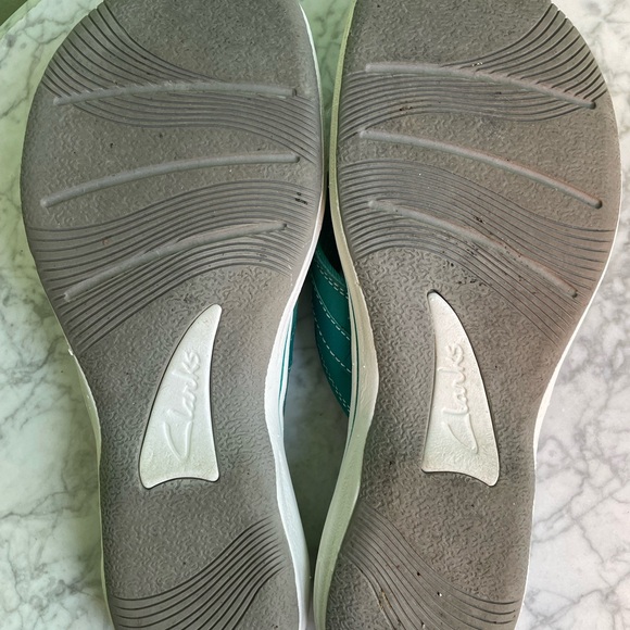 Clark’s Teal Sandals - Picture 7 of 8